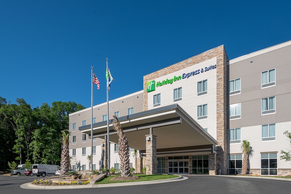 Image of Holiday Inn Express & Suites Charlotte Airport