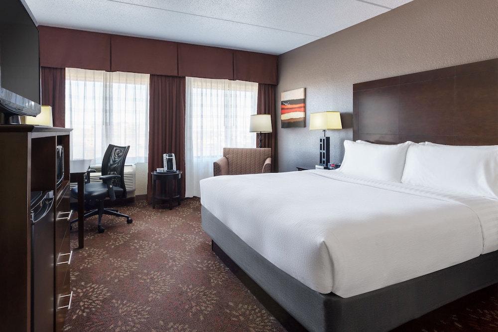 Image of Holiday Inn Charlotte University Executive Park