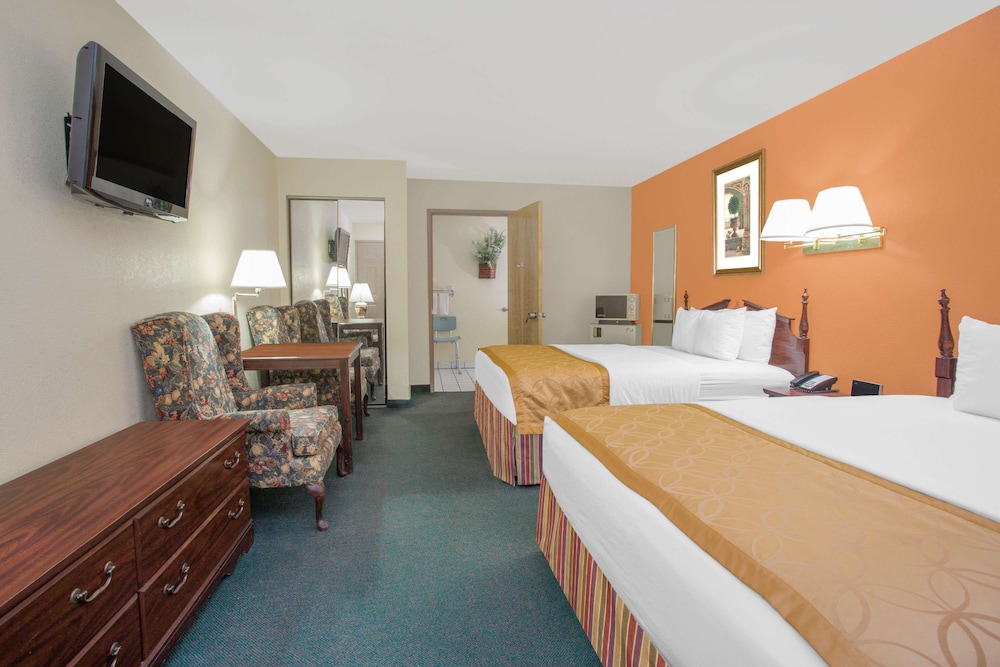 Image of Days Inn & Suites by Wyndham Red Rock-Gallup