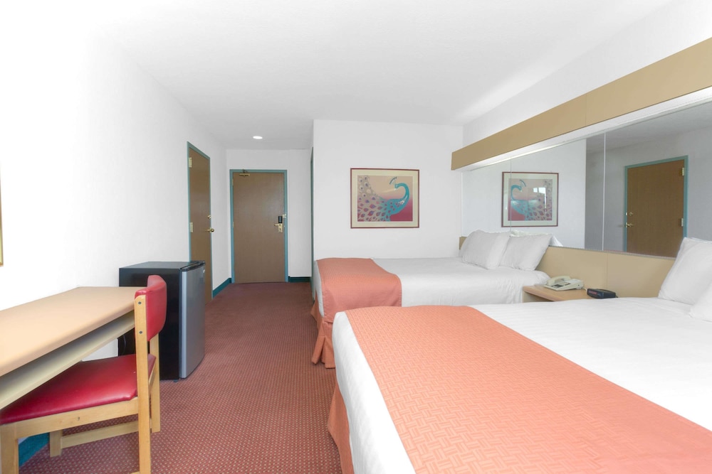 Image of Microtel Inn by Wyndham Gallup