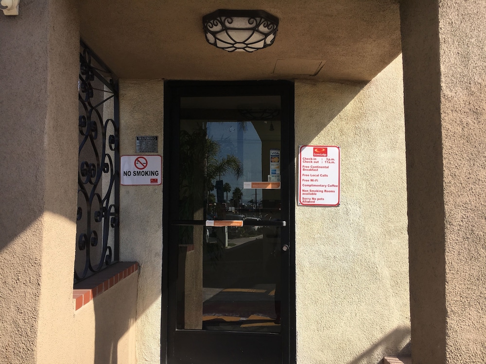 Image of Econo Lodge Long Beach I-405
