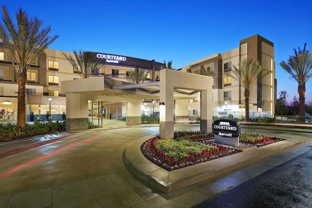 Image of Courtyard by Marriott Long Beach Airport