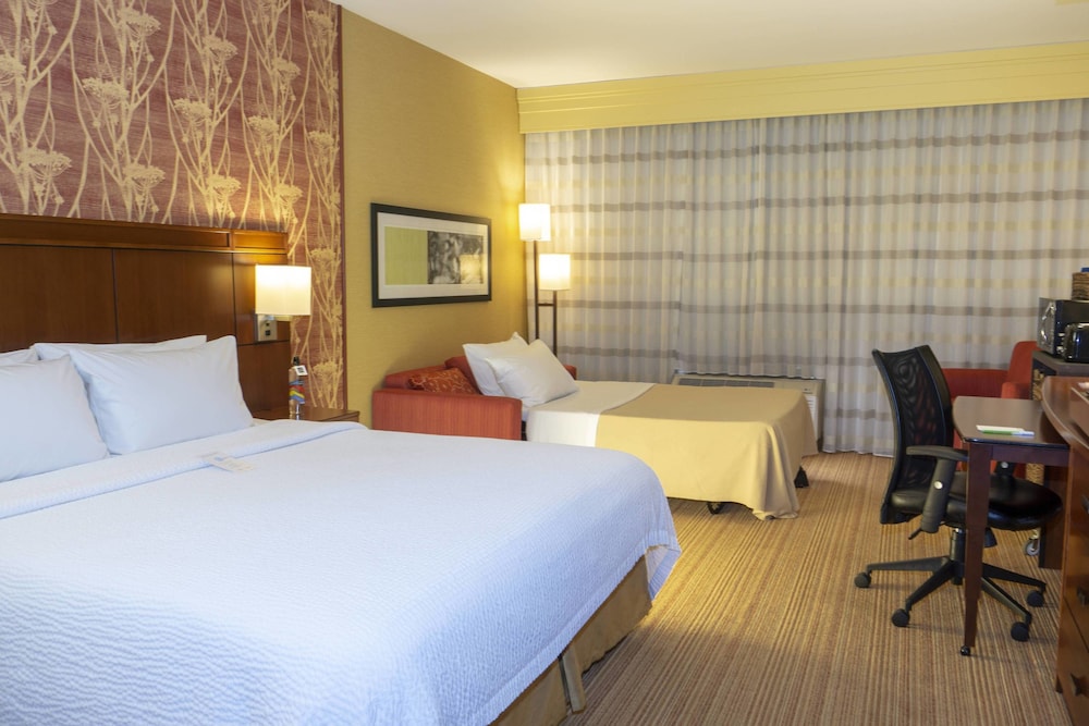 Image of Courtyard by Marriott Long Beach Airport