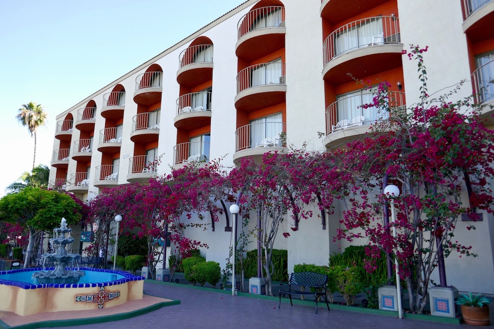 Image of Golden Sails Hotel