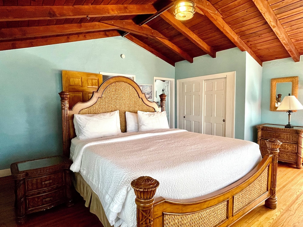 Image of Pelican Key Largo Waterfront Cottages