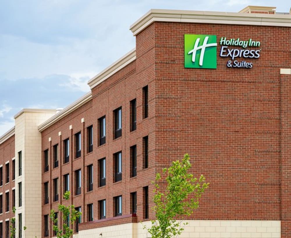 Image of Holiday Inn Express & Suites Franklin - Berry Farms, an IHG Hotel