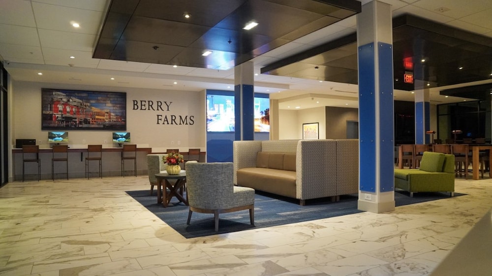 Image of Holiday Inn Express & Suites Franklin - Berry Farms, an IHG Hotel