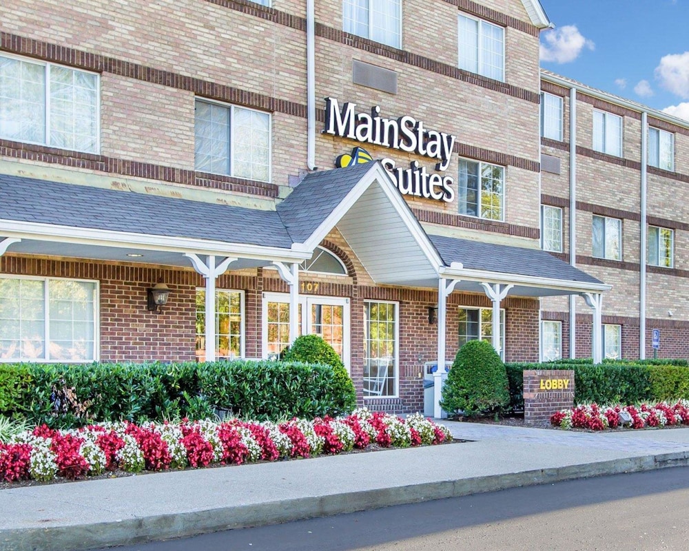 Image of MainStay Suites Brentwood