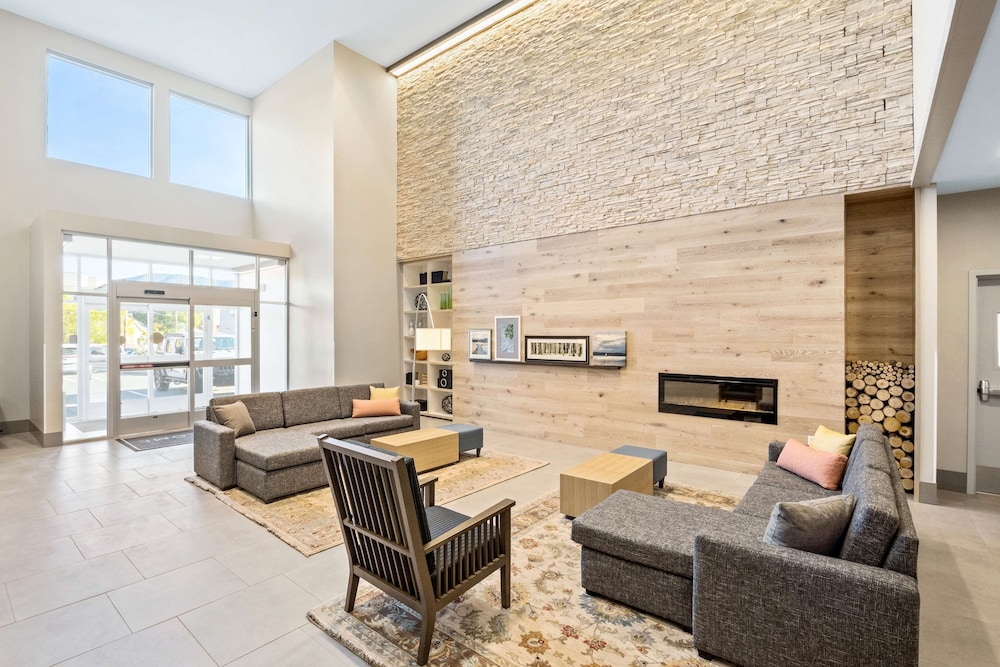 Image of Country Inn & Suites by Radisson, Flagstaff Downtown, AZ