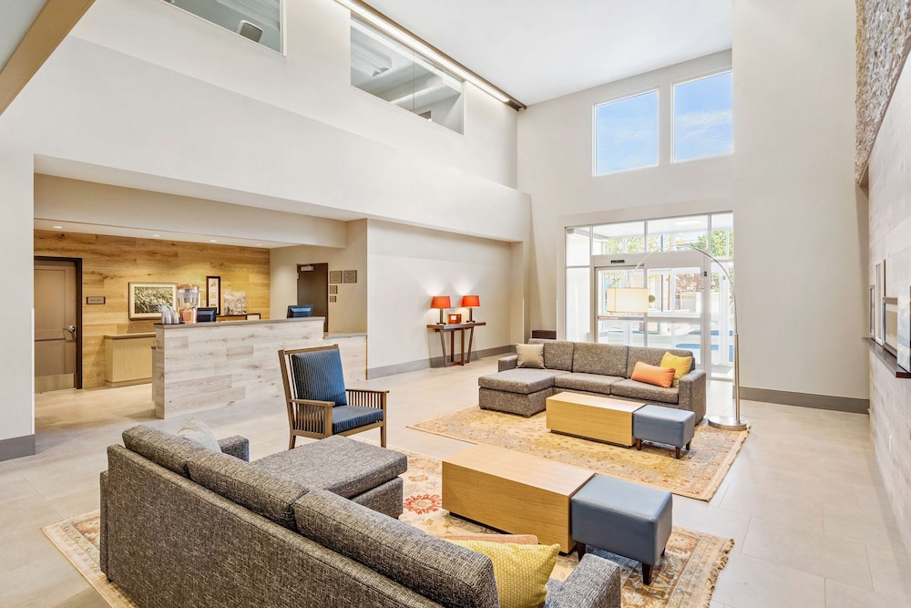 Image of Country Inn & Suites by Radisson, Flagstaff Downtown, AZ