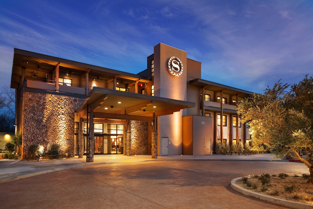 Image of Sheraton Redding Hotel at the Sundial Bridge