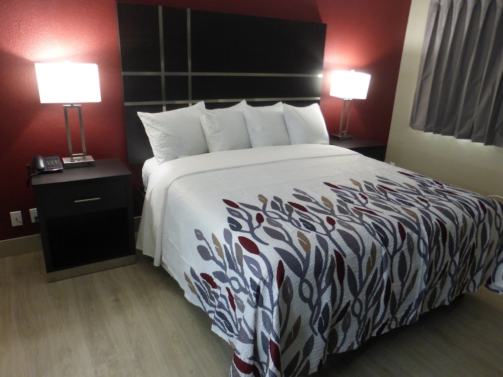 Image of Red Roof Inn Redding