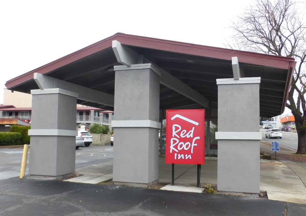 Image of Red Roof Inn Redding