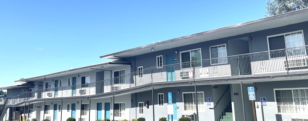 Image of Sundial Lodge