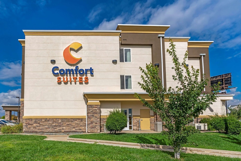 Image of Comfort Suites Redding - Shasta Lake