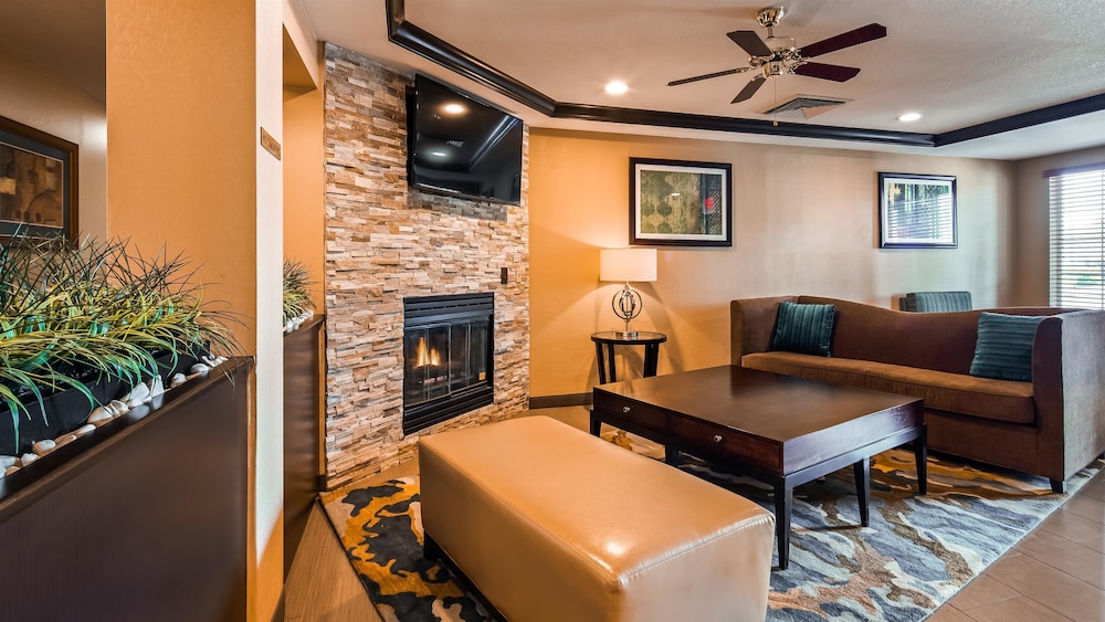 Image of Best Western Plus Twin View Inn & Suites