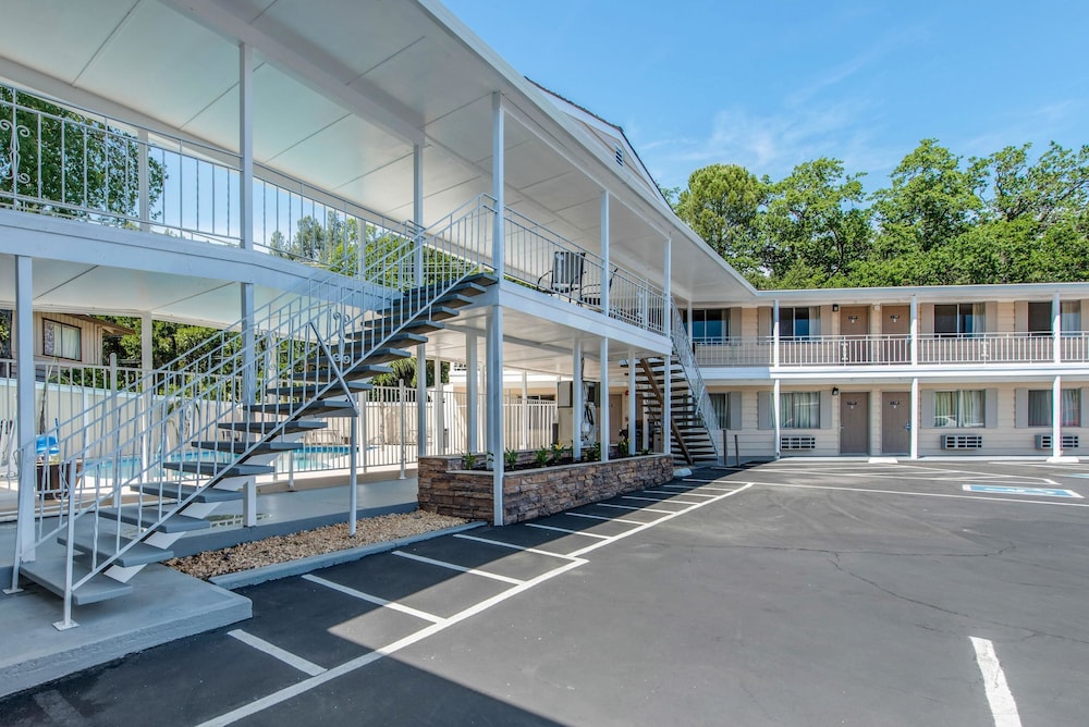 Image of Rodeway Inn North Redding
