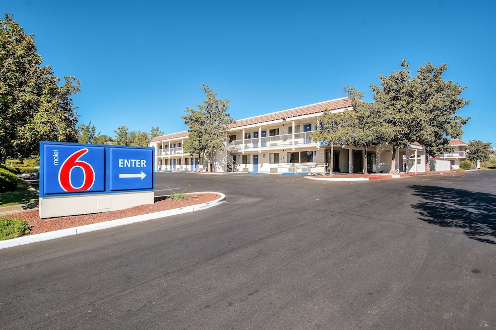 Image of Motel 6 Redding, CA - South