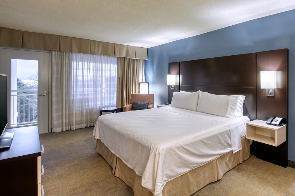 Image of Holiday Inn Hotel & Suites Atlanta Airport-North, an IHG Hotel