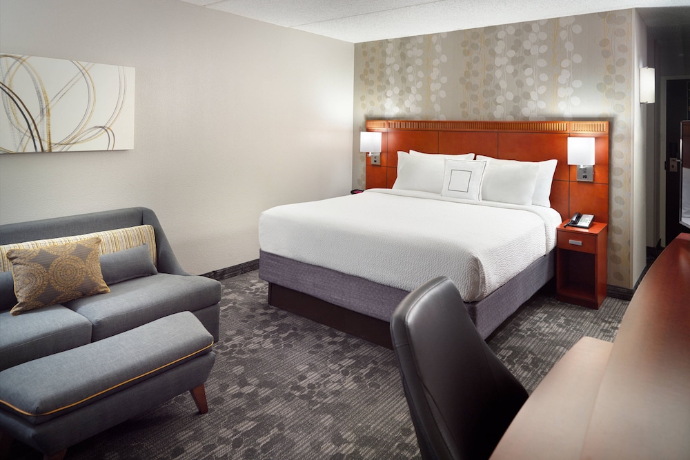 Image of Courtyard by Marriott Atlanta Airport South/Sullivan Road