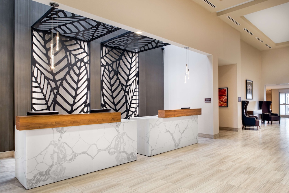 Image of DoubleTree by Hilton Toronto Airport