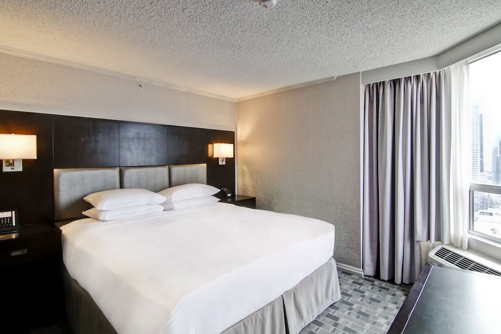 Image of DoubleTree by Hilton Hotel Toronto Downtown