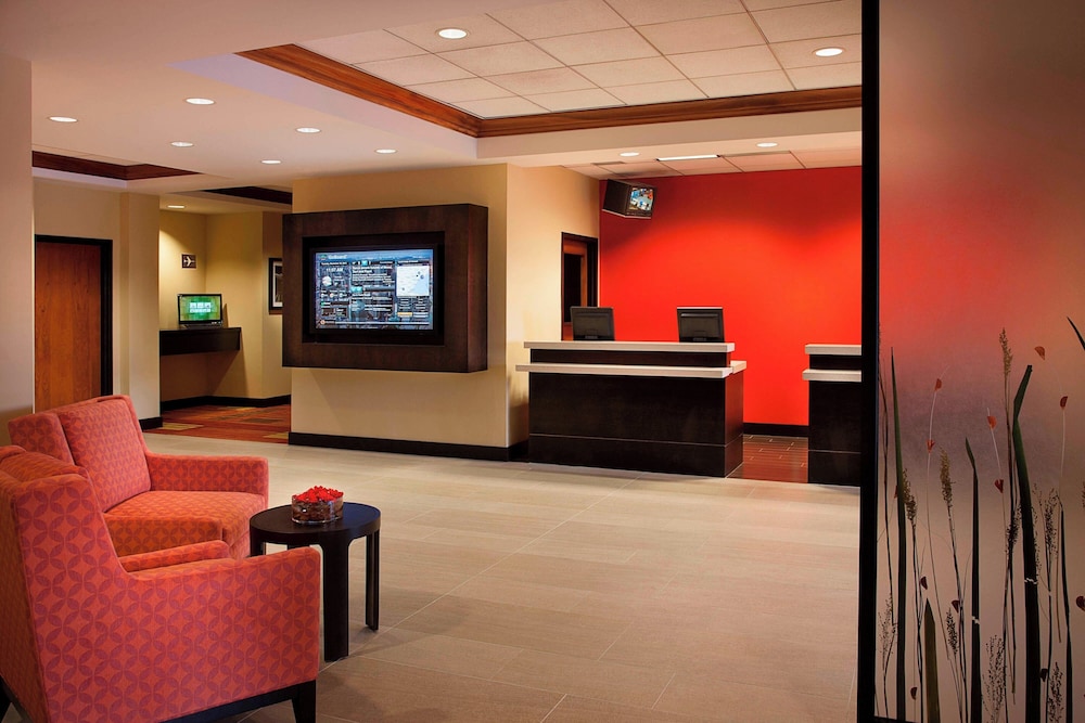 Image of Courtyard by Marriott Toronto Airport