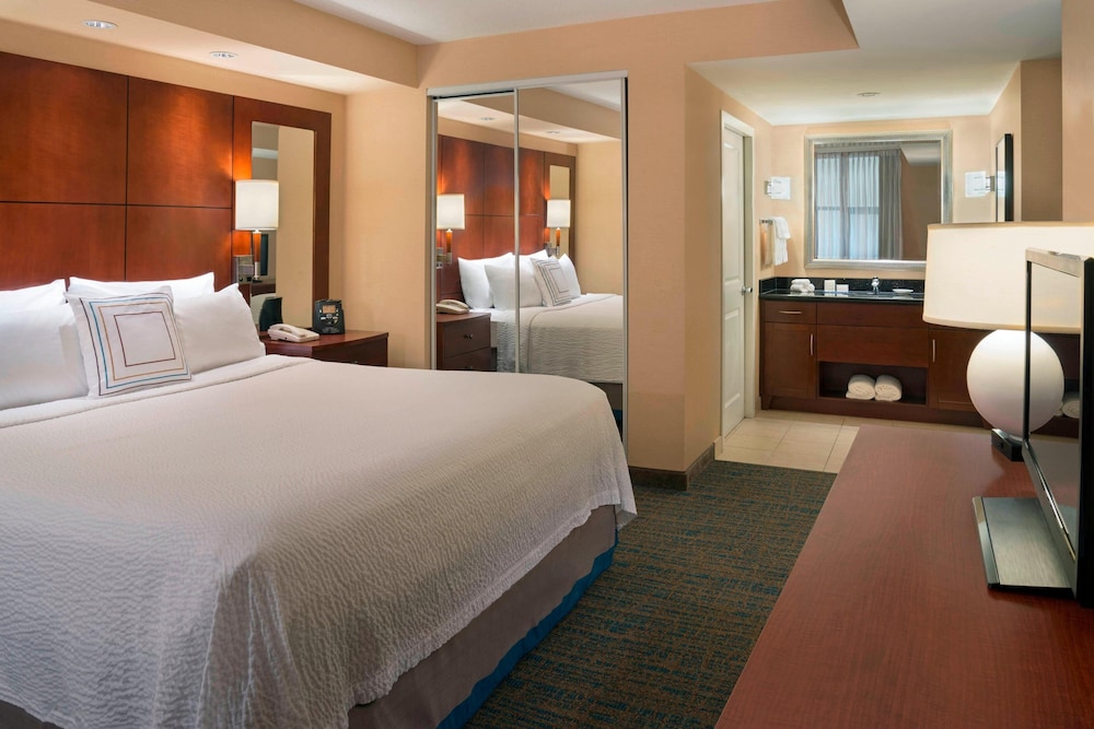 Image of Residence Inn by Marriott Toronto Downtown / Entertainment District