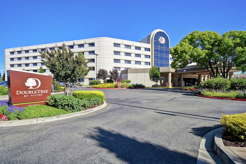 Image of DoubleTree by Hilton Hotel Pleasanton at the Club
