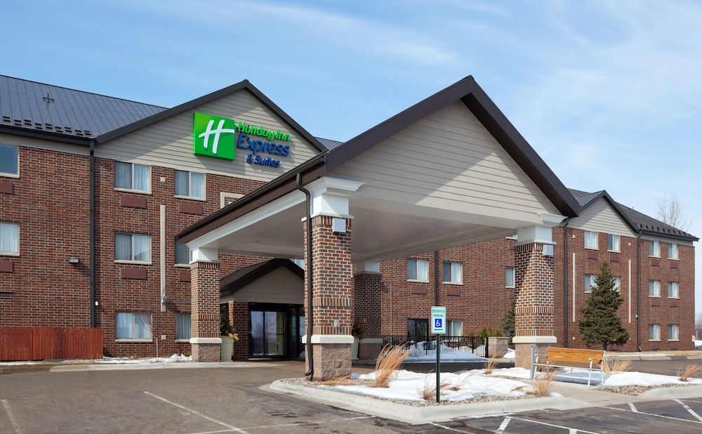 Image of Holiday Inn Express Hotel & Suites St. Paul-Woodbury, an IHG Hotel