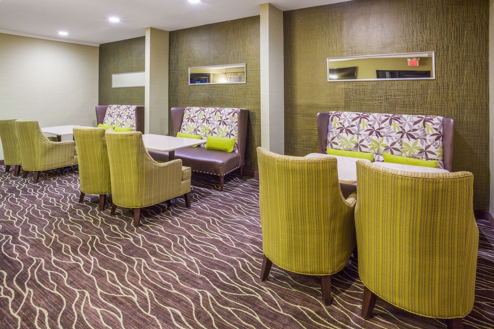 Image of Holiday Inn Express Hotel & Suites St. Paul-Woodbury, an IHG Hotel