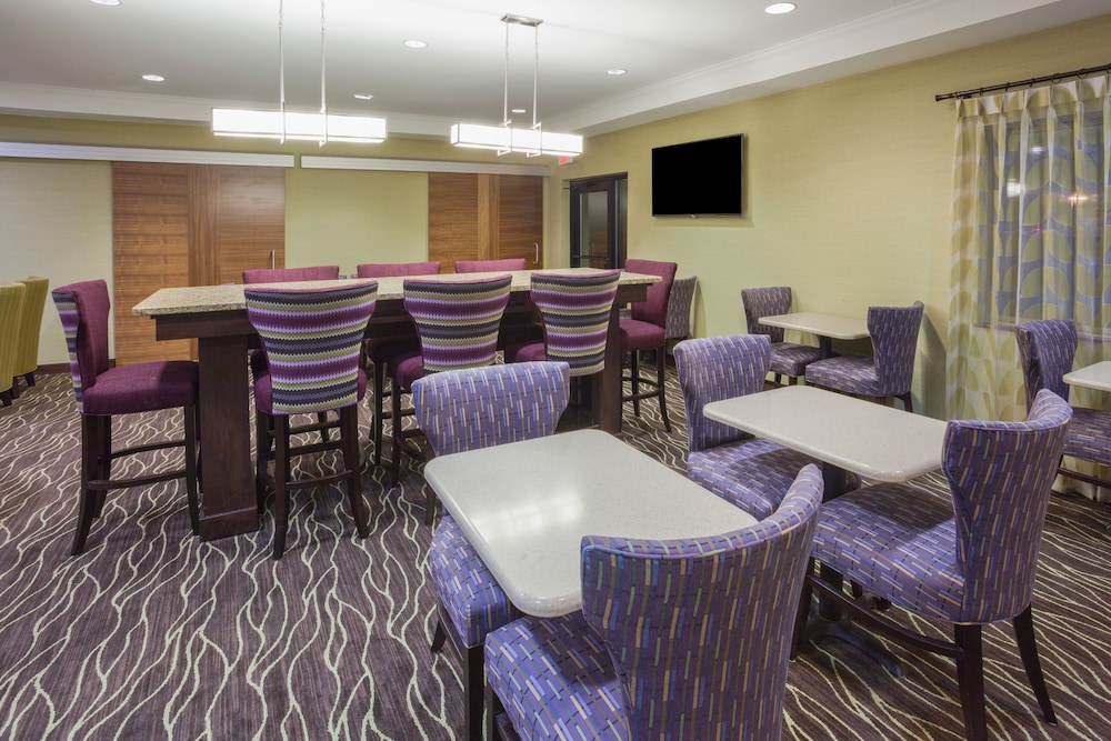 Image of Holiday Inn Express Hotel & Suites St. Paul-Woodbury, an IHG Hotel