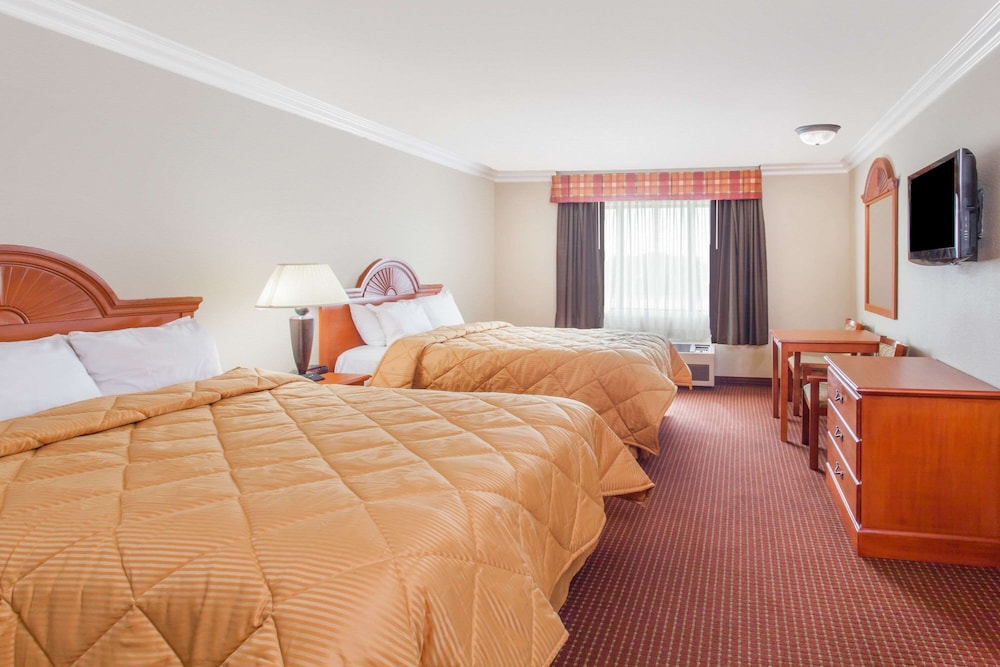 Image of Days Inn by Wyndham Carlsbad