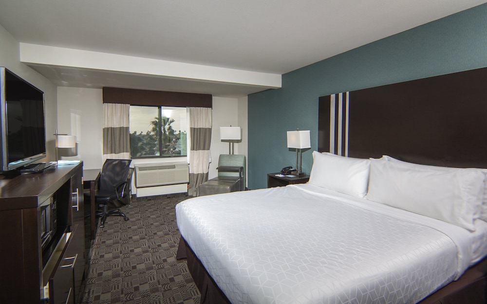 Image of Holiday Inn Express Hotel & Suites Carlsbad Beach, an IHG Hotel