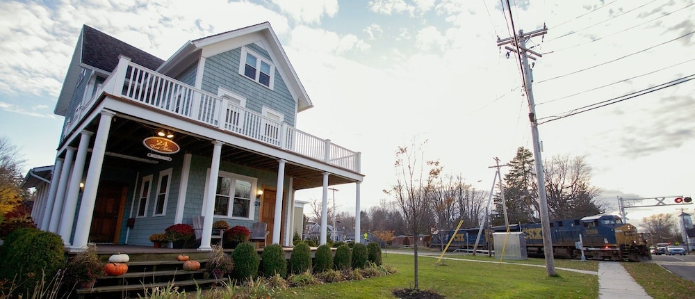 Image of 24 East Main Street Bed & Breakfast