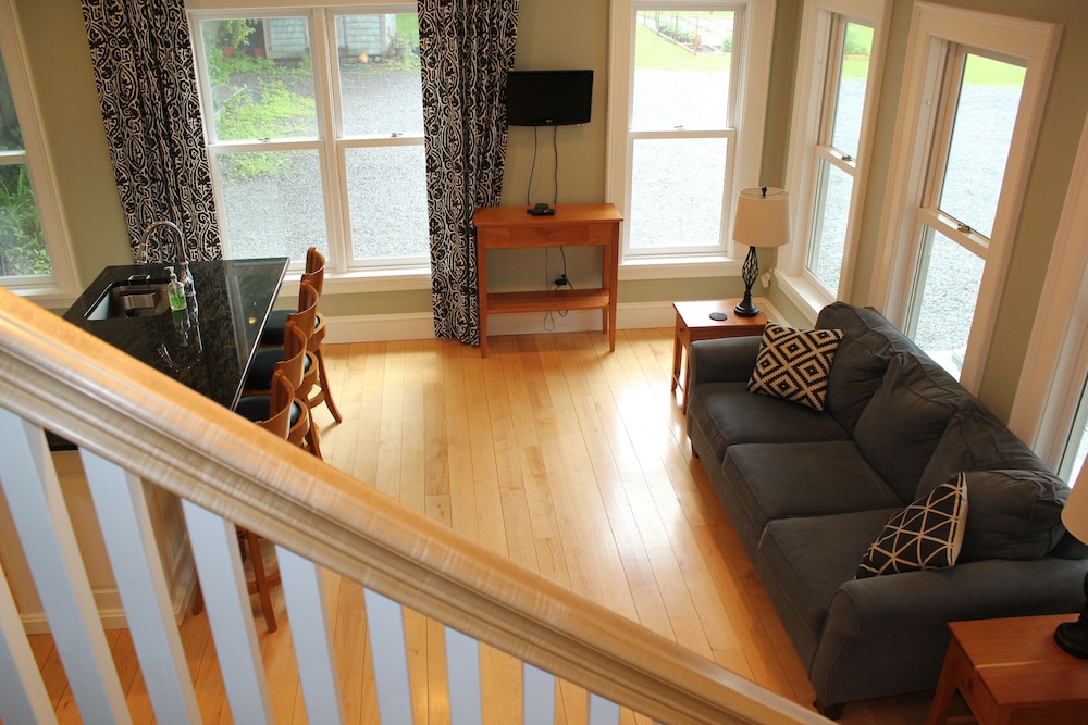 Image of 24 East Main Street Bed & Breakfast