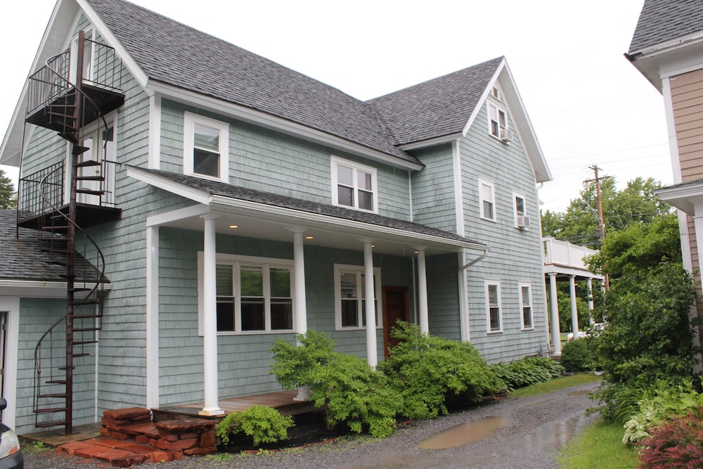 Image of 24 East Main Street Bed & Breakfast