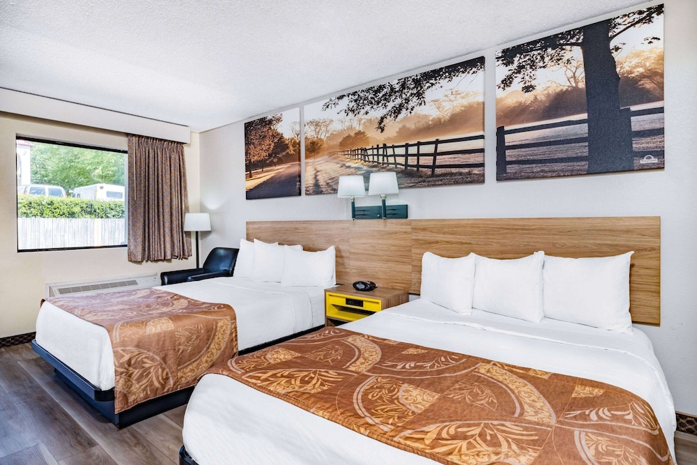 Image of Days Inn by Wyndham Macon I-475
