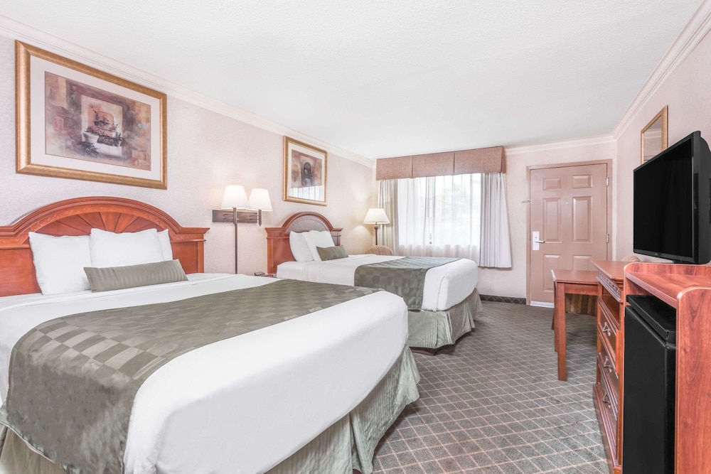 Image of Ramada by Wyndham Macon