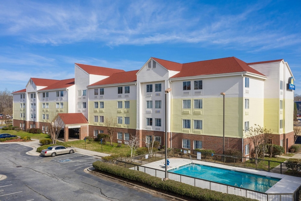 Image of Days Inn by Wyndham Macon I-75 North