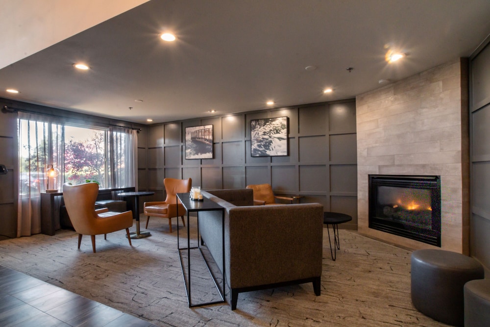 Image of Oxford Suites