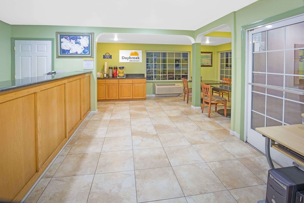 Image of Days Inn Oroville