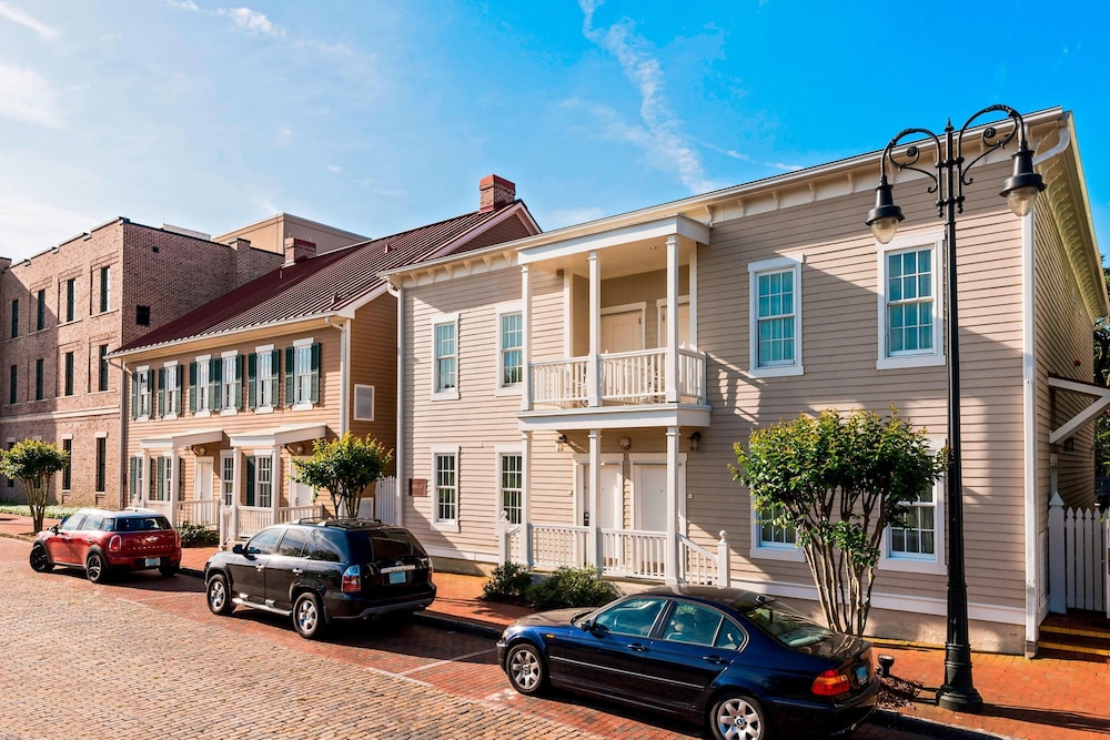 Image of Residence Inn Savannah Downtown Historic District