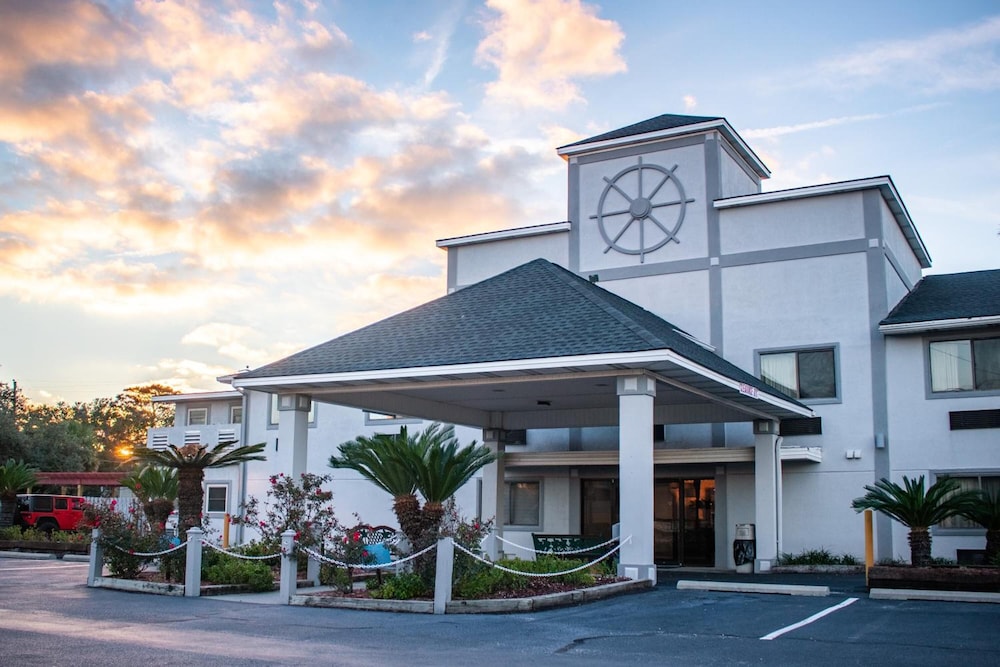 Image of Admiral's Inn on Tybee Island