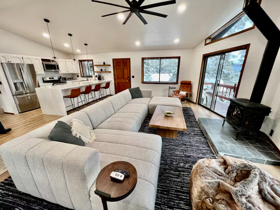 Image of Snowshoe Stay