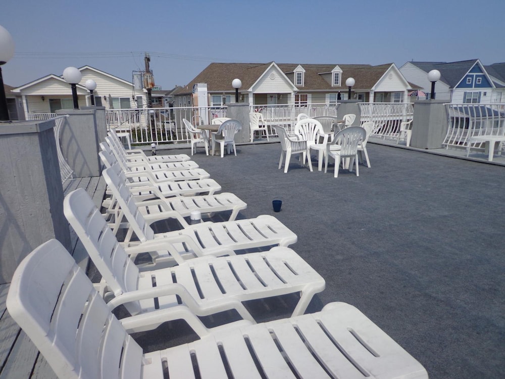 Image of Quarterdeck Motel