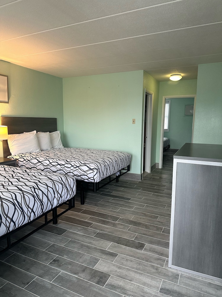 Image of Royal Canadian Motel