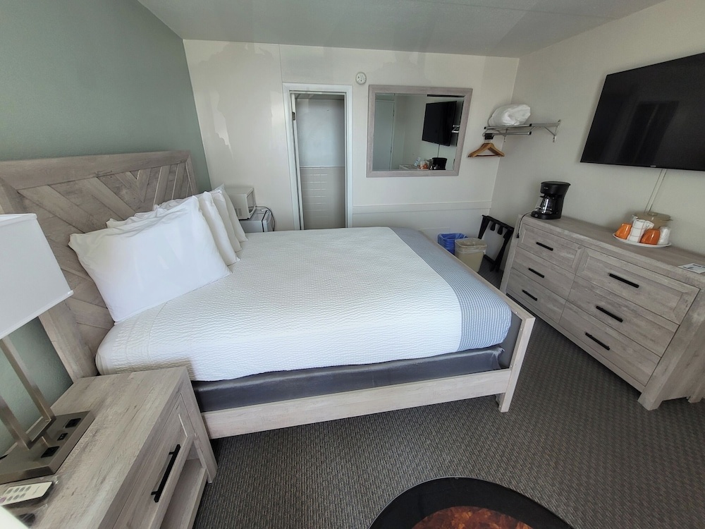 Image of Aquarius Oceanfront Inn