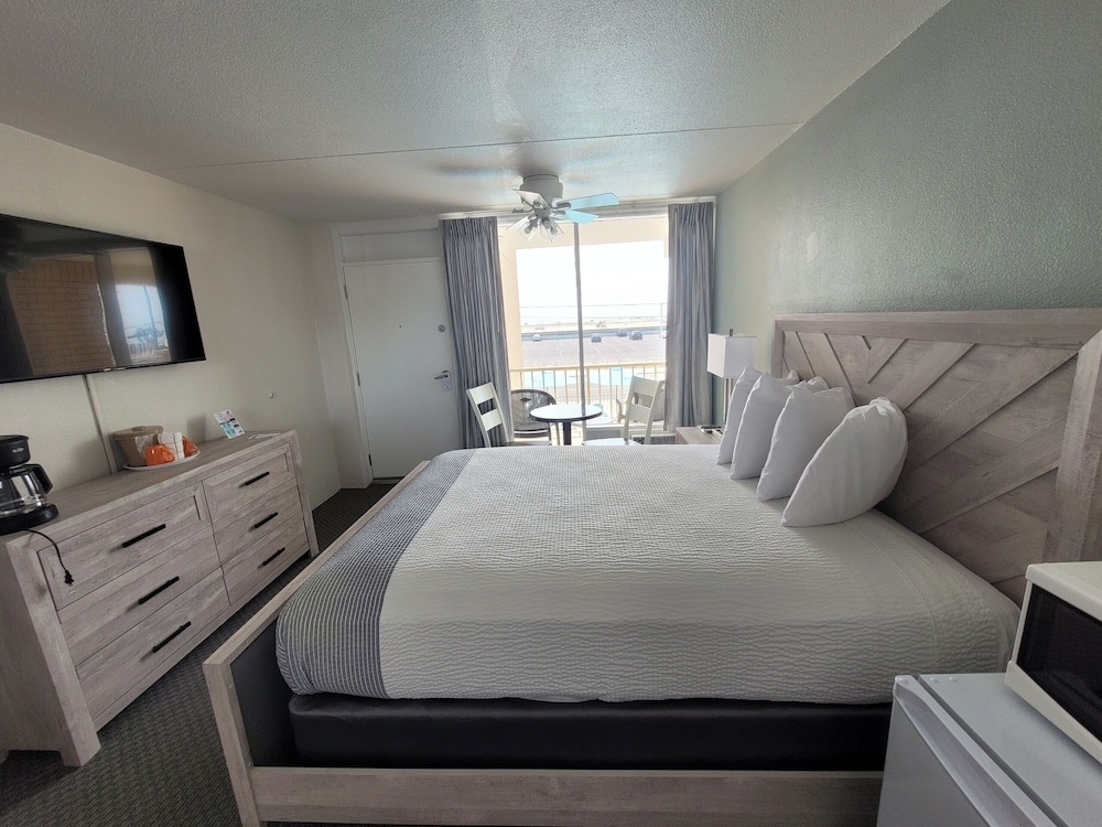Image of Aquarius Oceanfront Inn