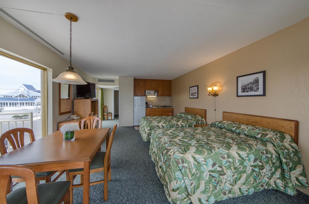 Image of Attache Oceanfront Resort